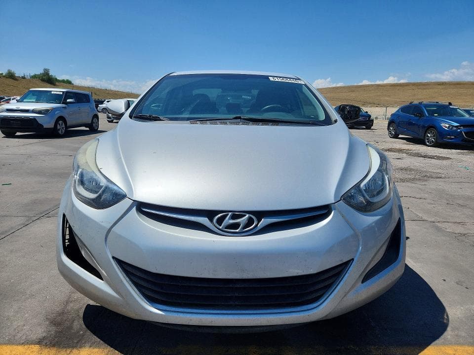 2016 HYUNDAI ELANTRA SE 5