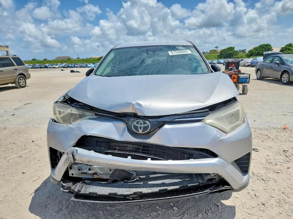 2018 TOYOTA RAV4 LE 5
