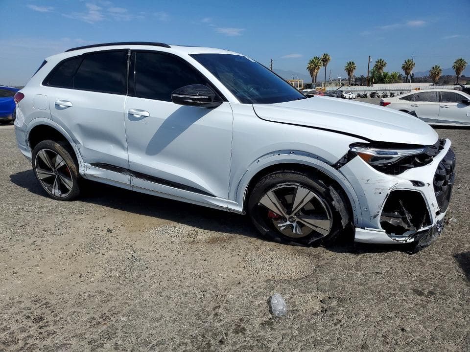 2025 AUDI SQ5 PRESTIGE 4
