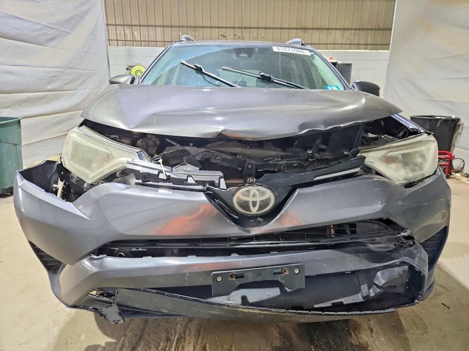 2017 TOYOTA RAV4 LE 5
