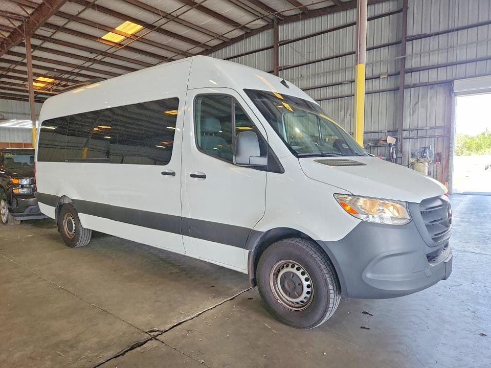 2025 MERCEDES-BENZ SPRINTER 2500 4