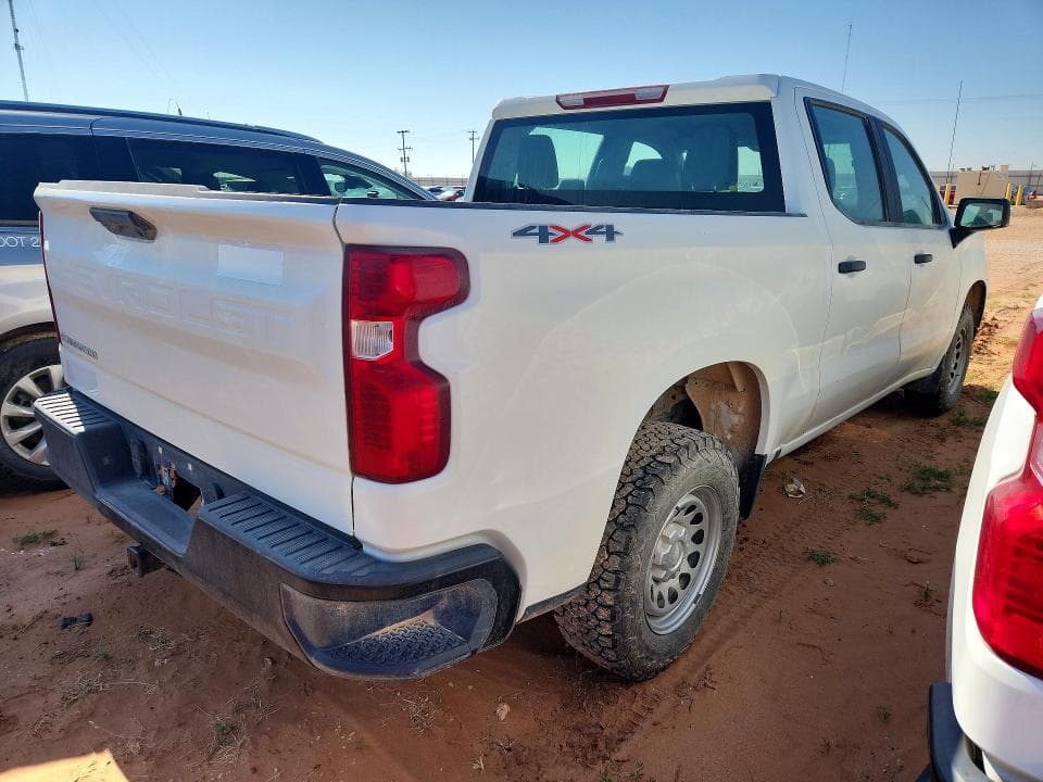 2023 CHEVROLET SILVERADO K1500 3