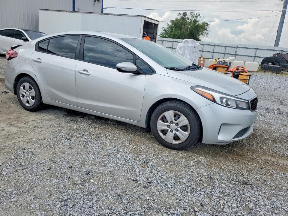 2017 KIA FORTE LX 4