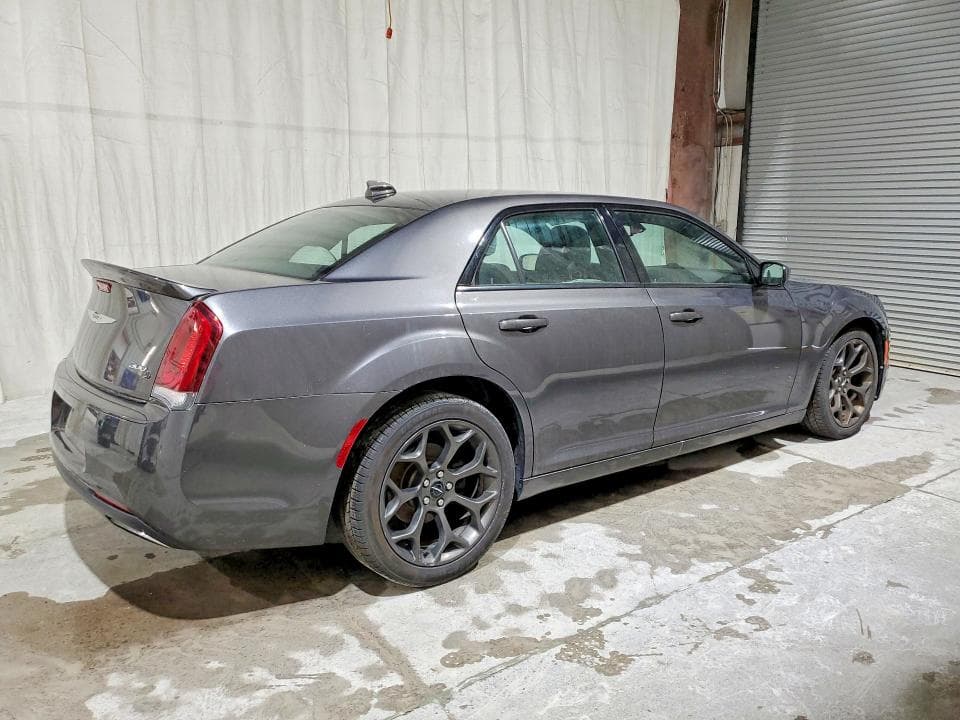 2017 CHRYSLER 300 S 3