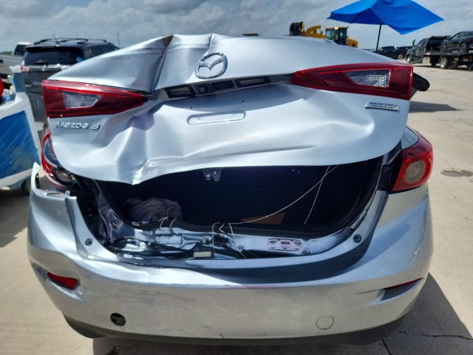 2017 MAZDA 3 TOURING 6