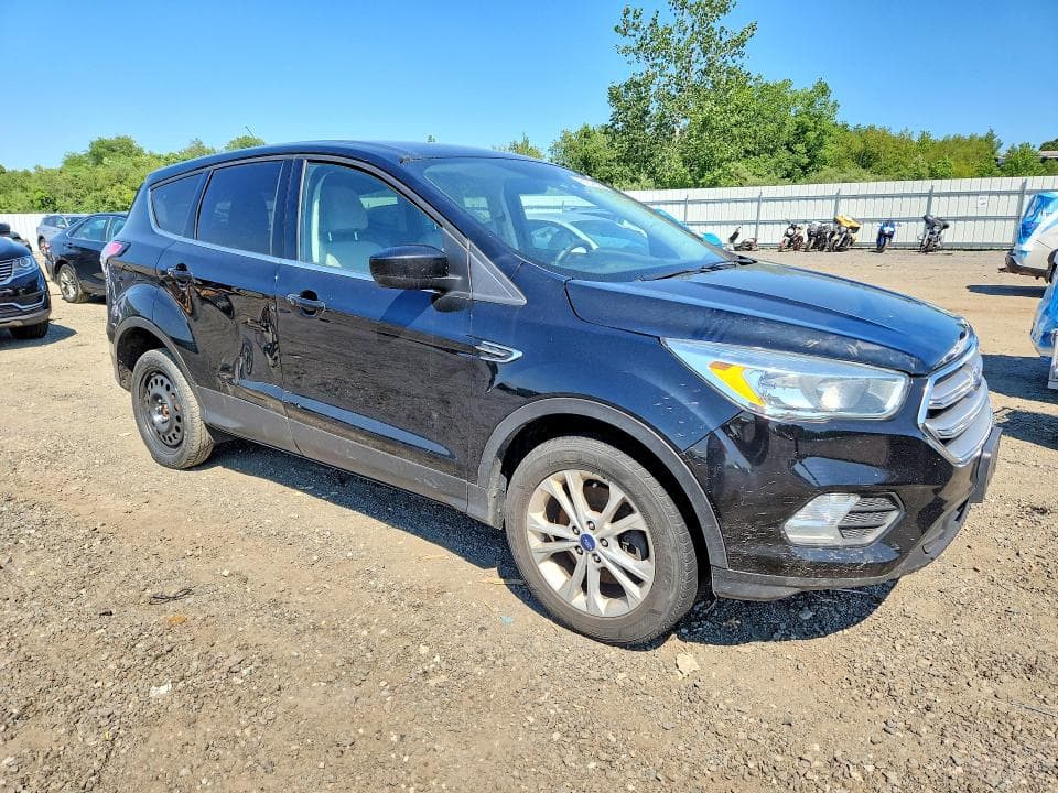 2017 FORD ESCAPE SE 4