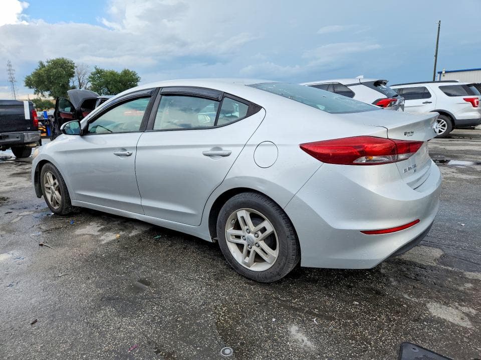 2018 HYUNDAI ELANTRA SE 2