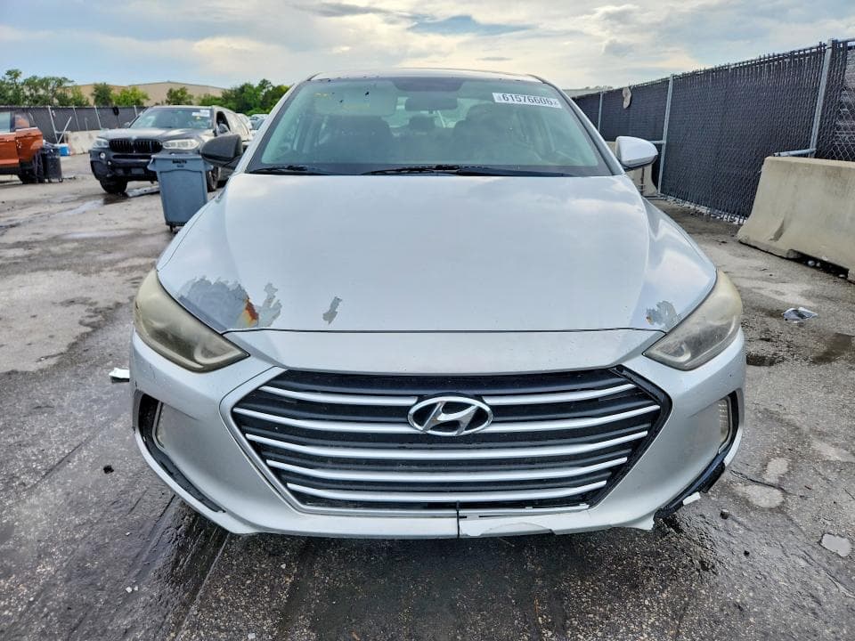 2018 HYUNDAI ELANTRA SE 5