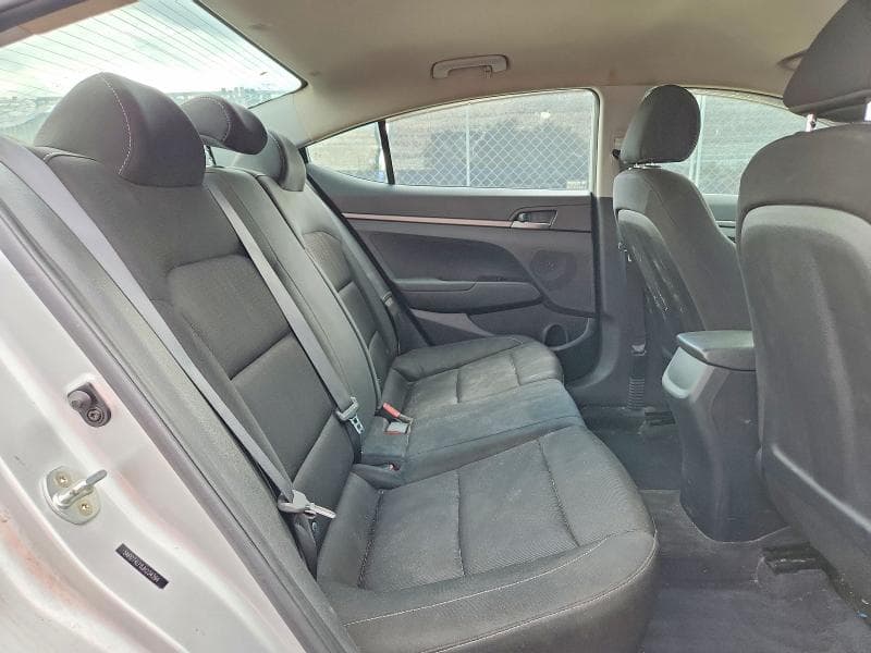 2018 HYUNDAI ELANTRA SE 10