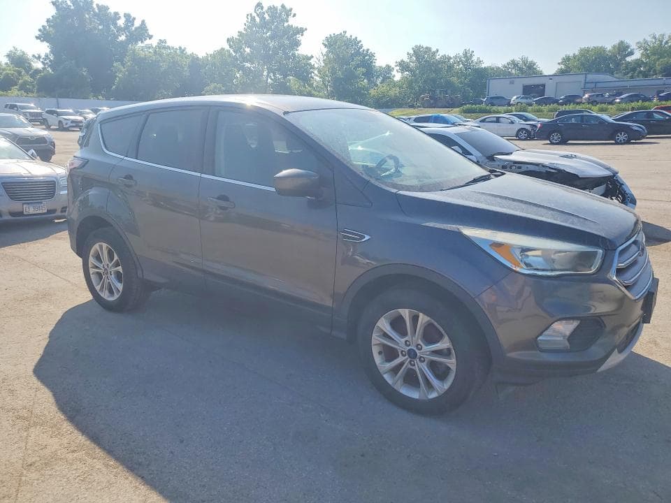 2017 FORD ESCAPE SE 4
