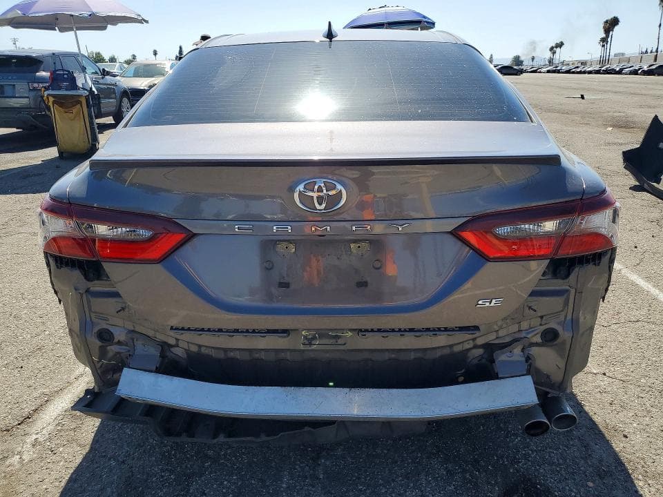2022 TOYOTA CAMRY SE 6