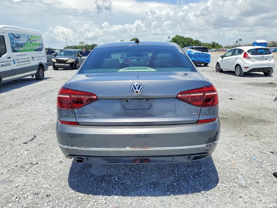 2018 VOLKSWAGEN PASSAT S/R-LINE S/R-LINE 6