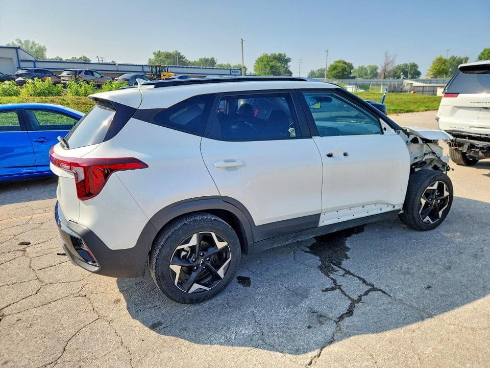 2025 KIA SELTOS S 3