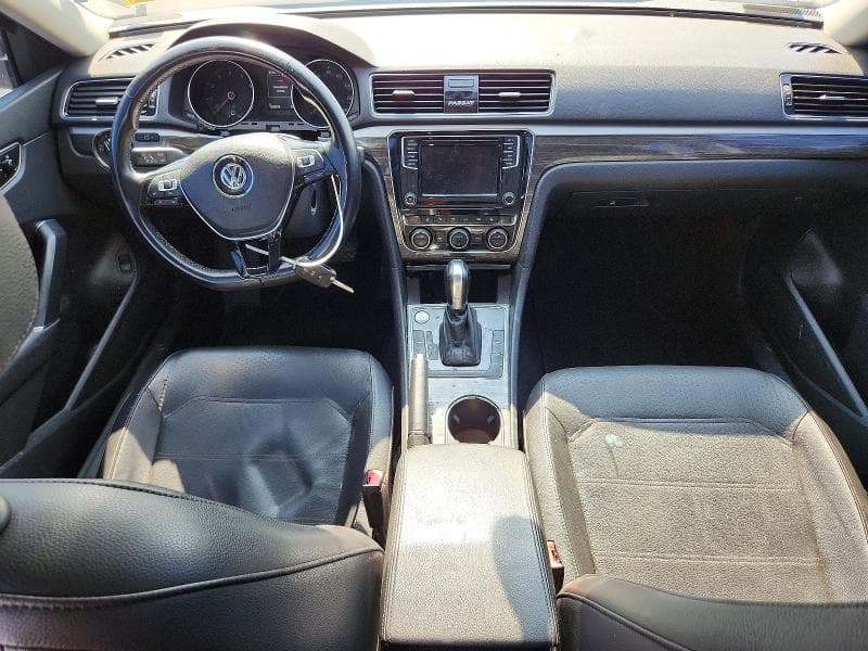 2018 VOLKSWAGEN PASSAT SE SE 8