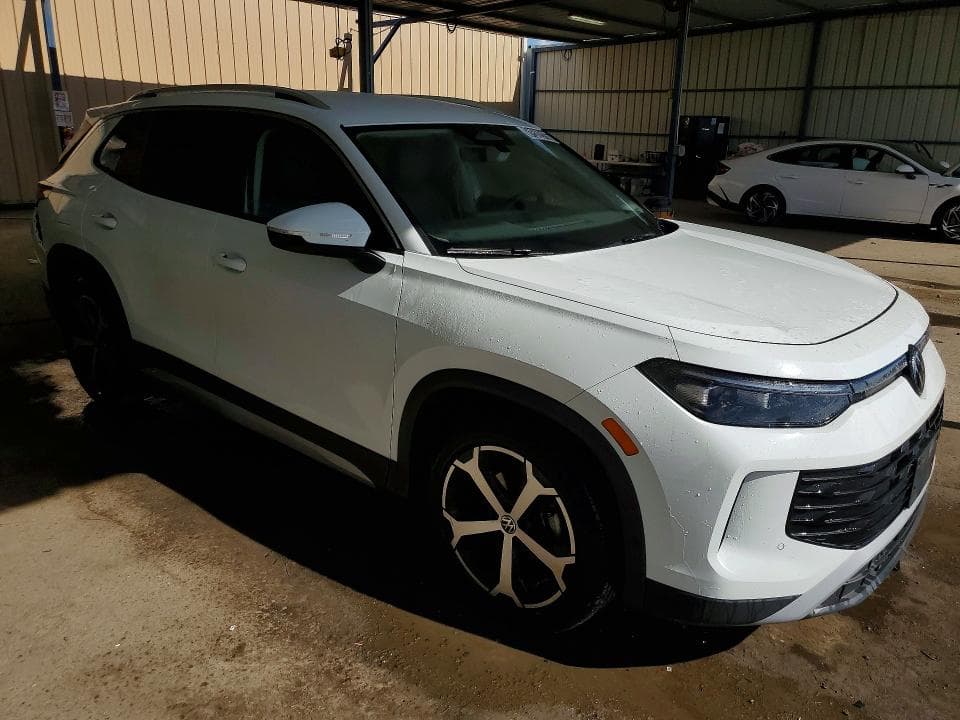 2026 VOLKSWAGEN TIGUAN SE 4