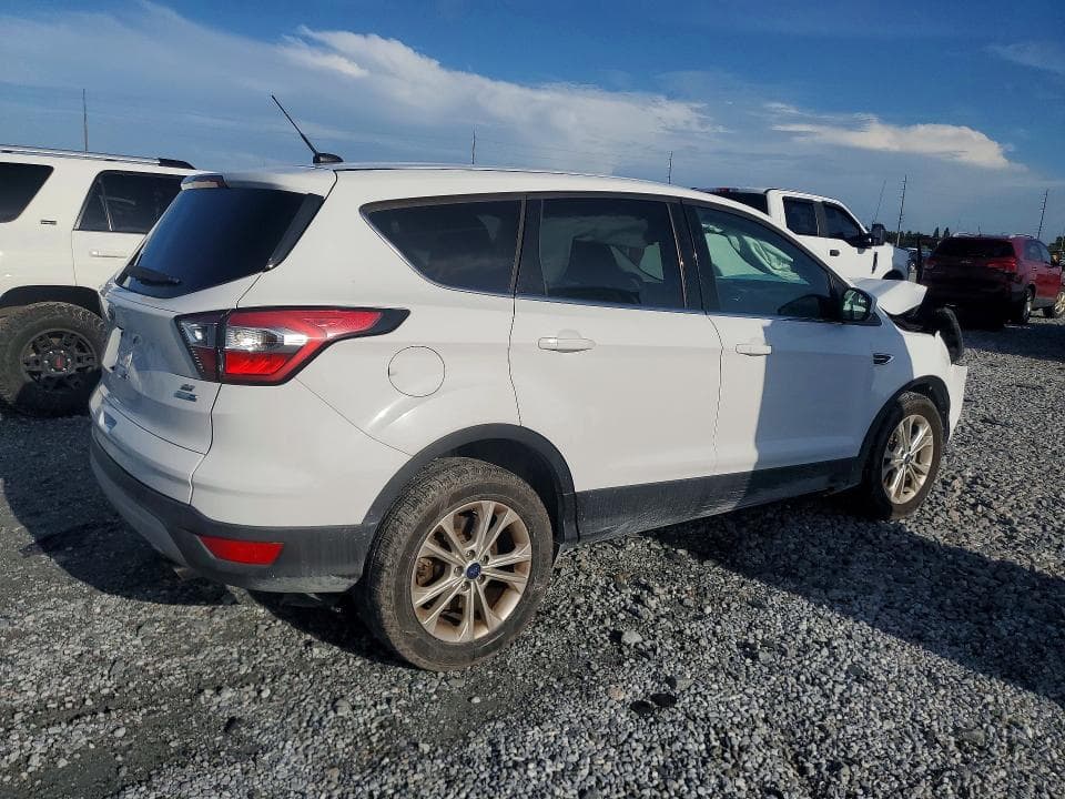 2017 FORD ESCAPE SE 3
