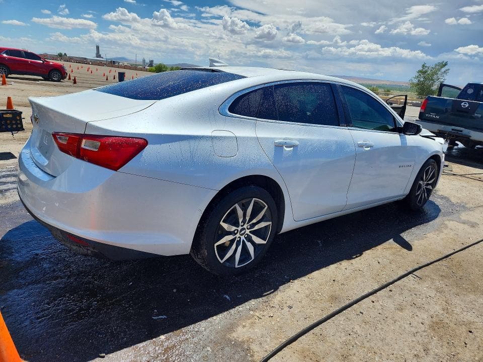 2017 CHEVROLET MALIBU LT 3
