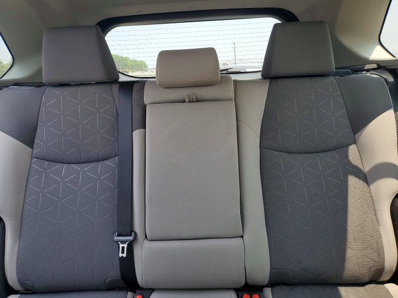 2021 TOYOTA RAV4 XLE 10