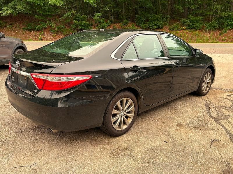 2017 TOYOTA CAMRY XLE 4