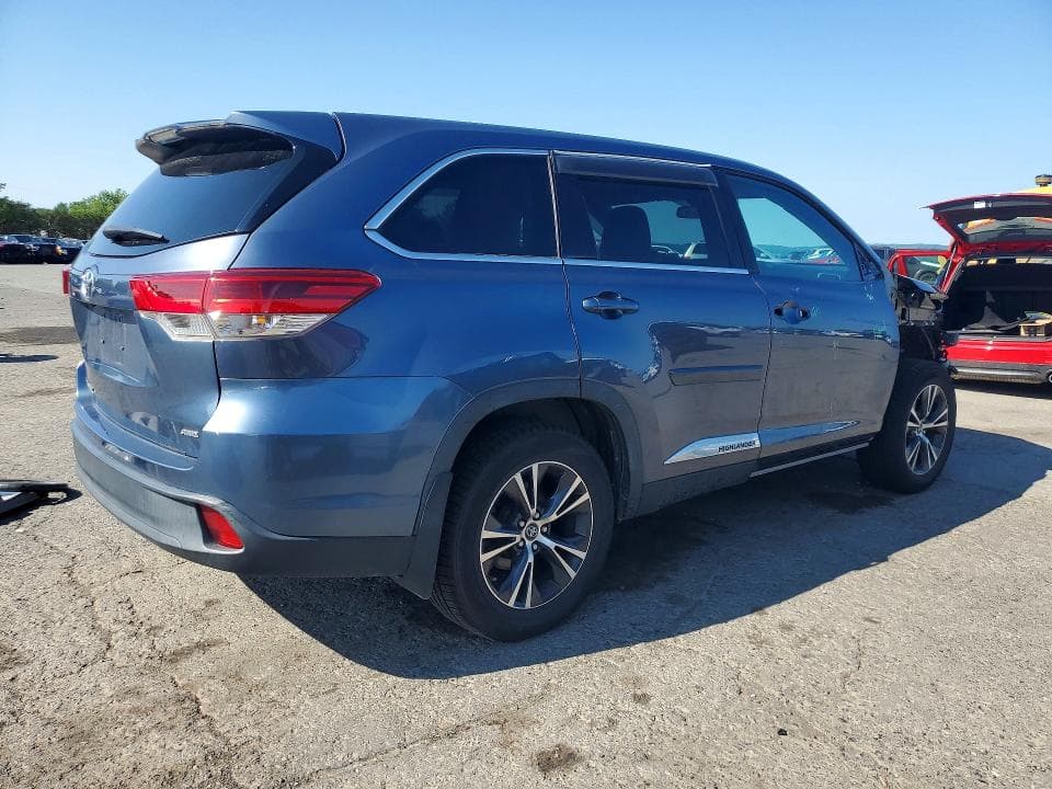 2019 TOYOTA HIGHLANDER LE 3