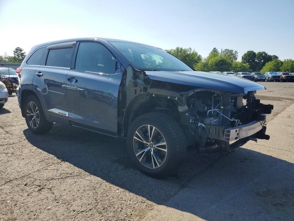 2019 TOYOTA HIGHLANDER LE 4