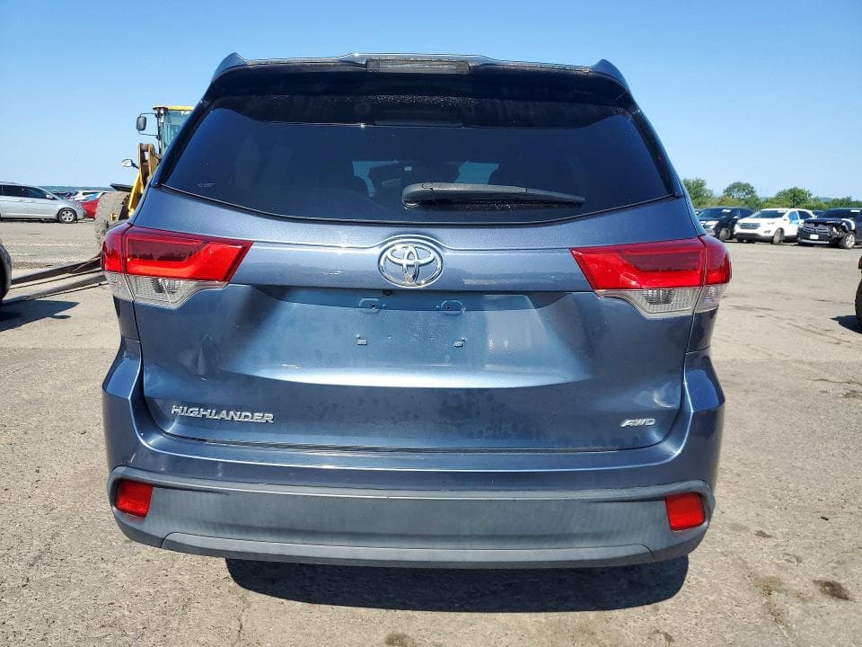 2019 TOYOTA HIGHLANDER LE 6