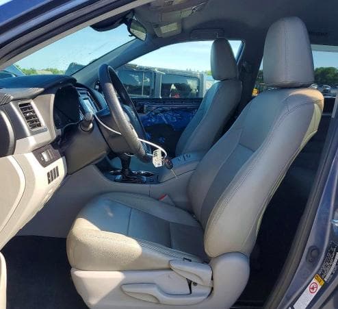2019 TOYOTA HIGHLANDER LE 7