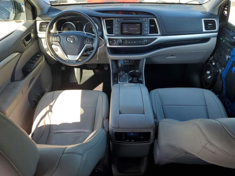 2019 TOYOTA HIGHLANDER LE 8