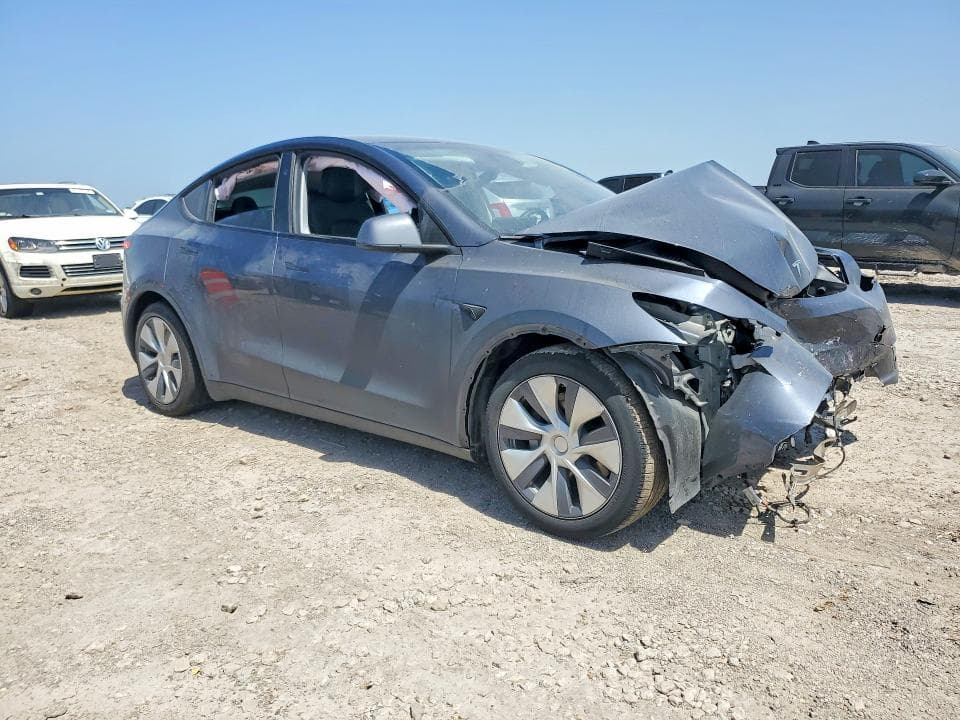 2023 TESLA MODEL Y 4