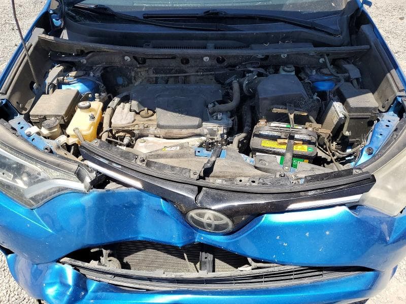 2018 TOYOTA RAV4 XLE 12