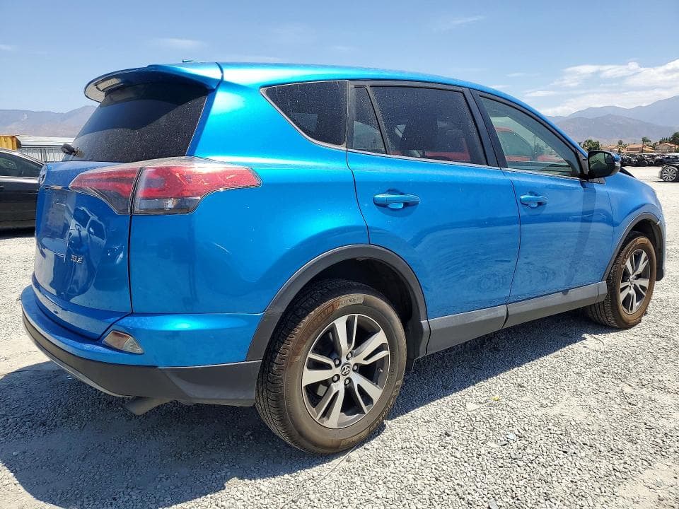 2018 TOYOTA RAV4 XLE 3