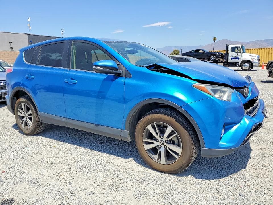 2018 TOYOTA RAV4 XLE 4