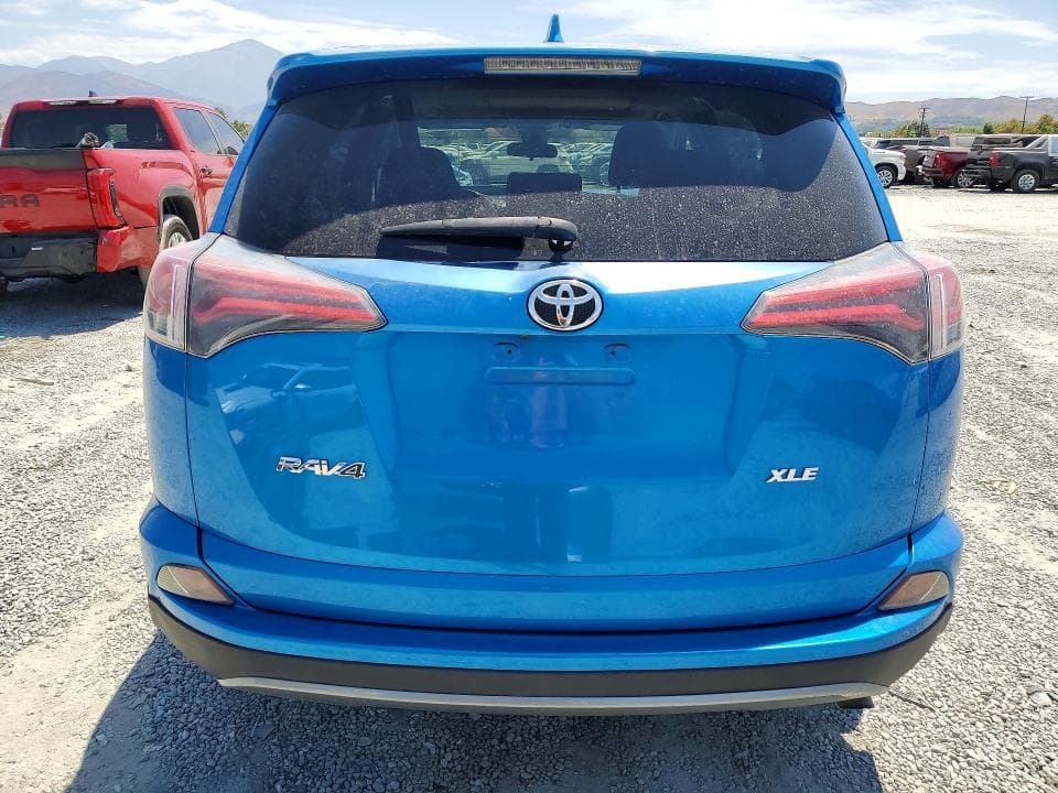 2018 TOYOTA RAV4 XLE 6