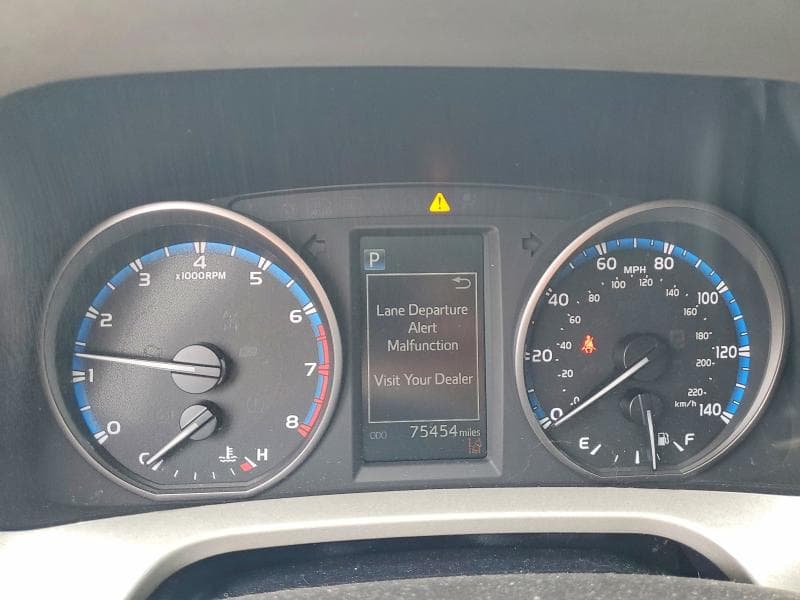 2017 TOYOTA RAV4 LE 9