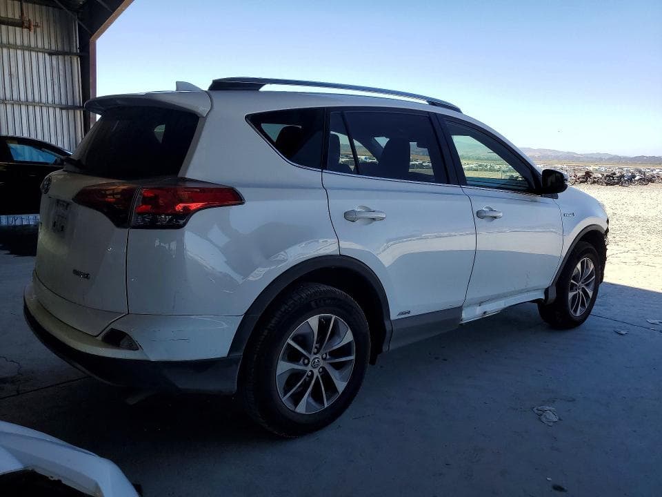 2018 TOYOTA RAV4 HYBRID LE 3