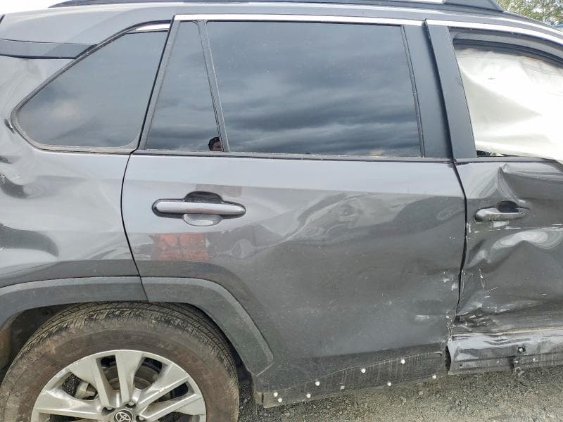 2025 TOYOTA RAV4 XLE PREMIUM 11