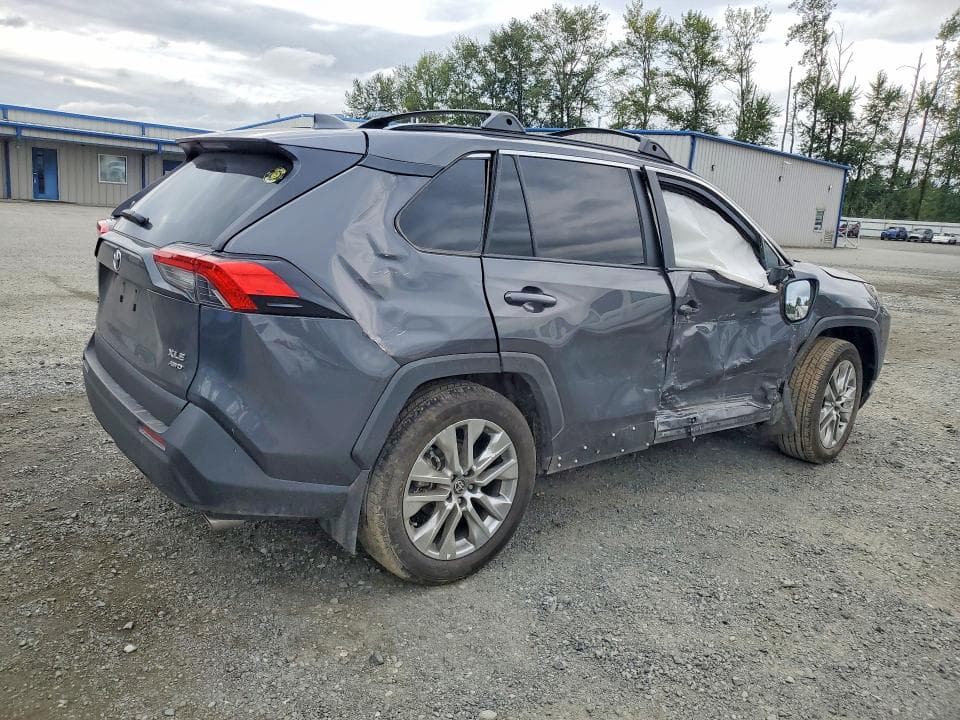 2025 TOYOTA RAV4 XLE PREMIUM 3