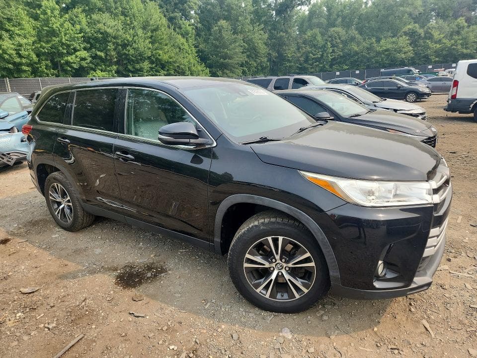 2019 TOYOTA HIGHLANDER LE PLUS LE PLUS 4