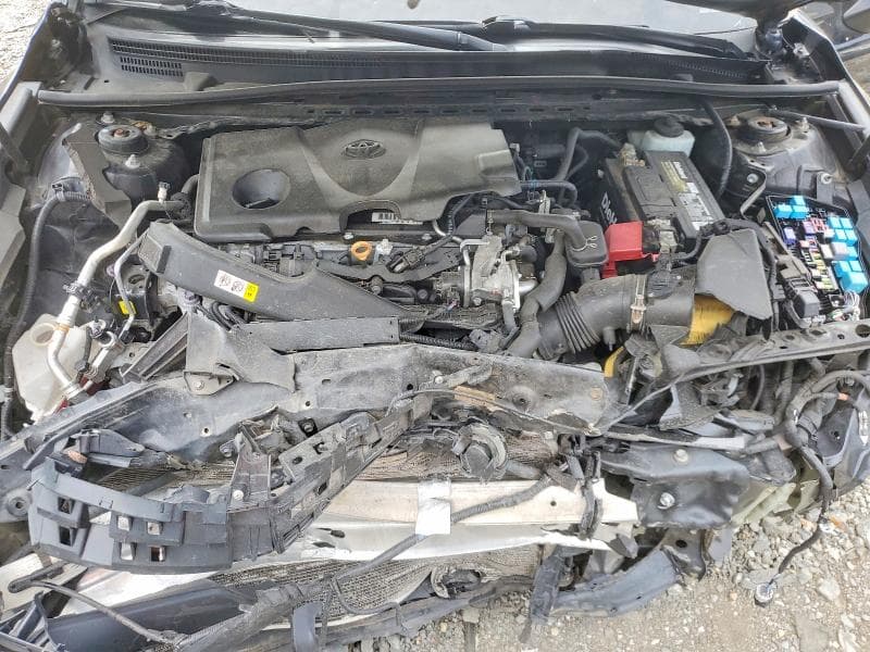 2019 TOYOTA CAMRY SE 11