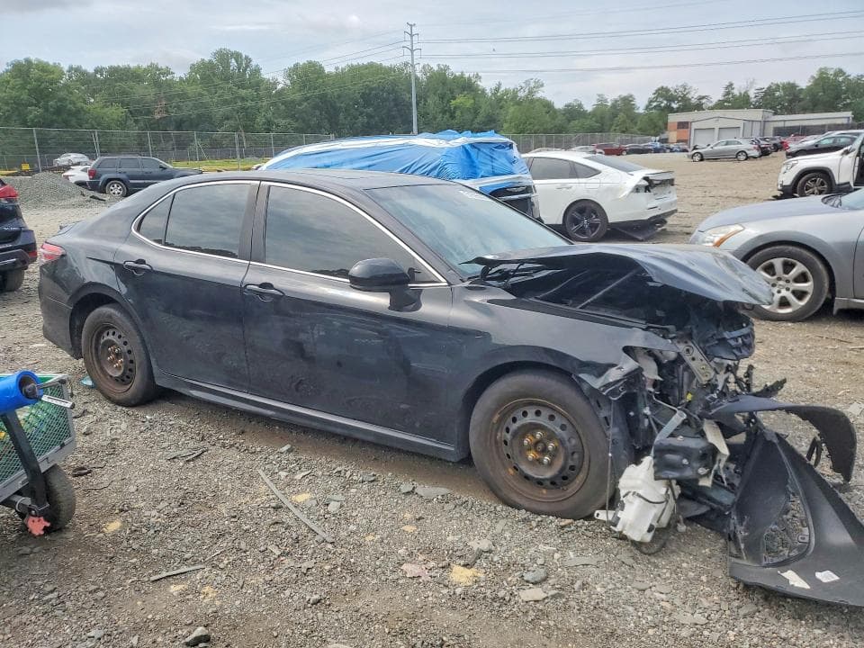 2019 TOYOTA CAMRY SE 4