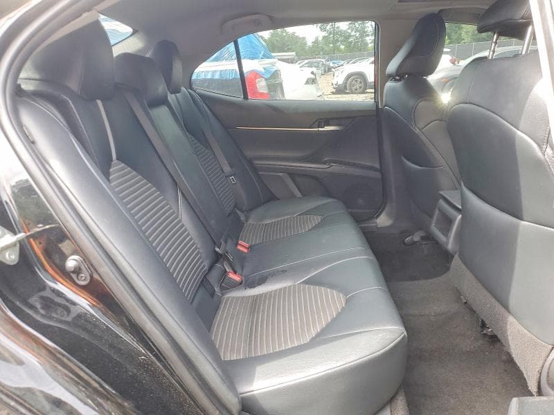 2019 TOYOTA CAMRY SE 10