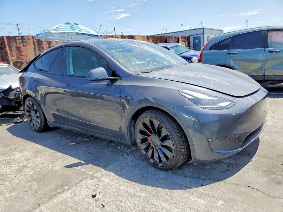 2023 TESLA MODEL Y 4