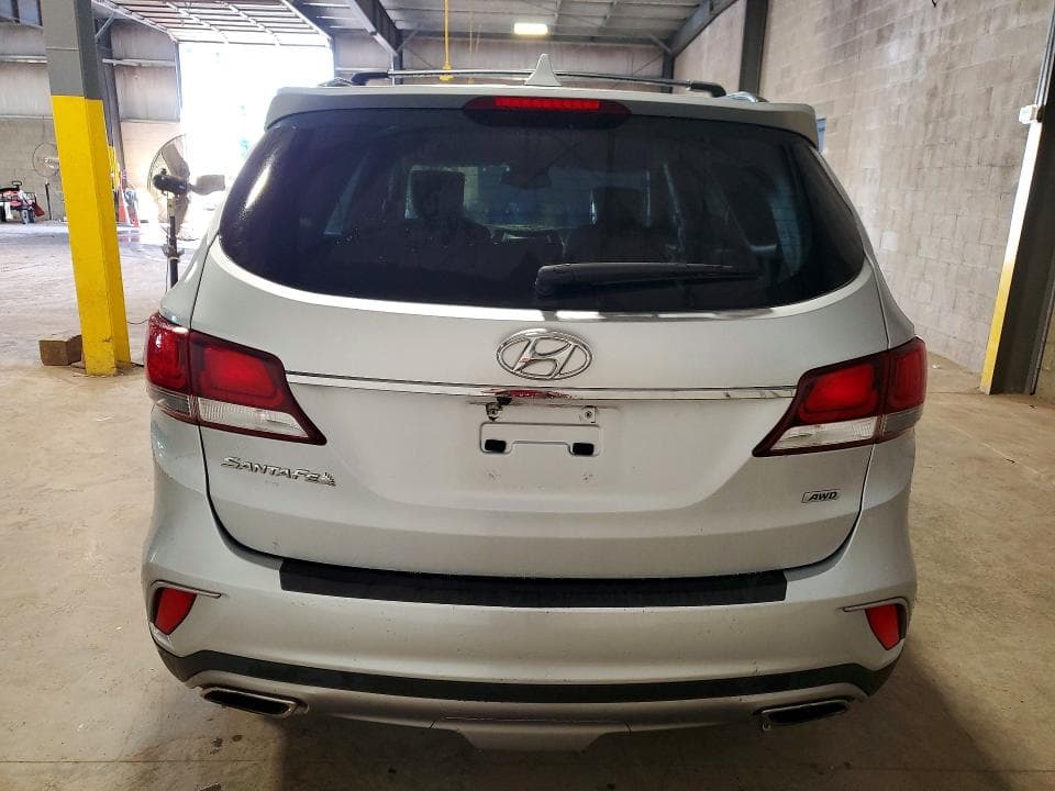2017 HYUNDAI SANTA FE SE 6