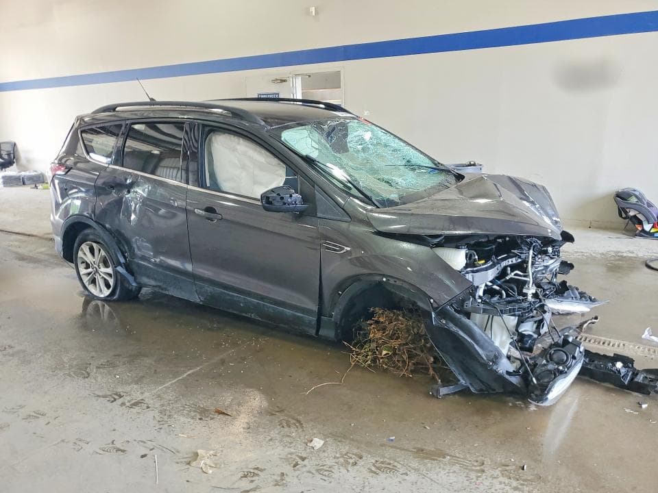 2018 FORD ESCAPE SE 4