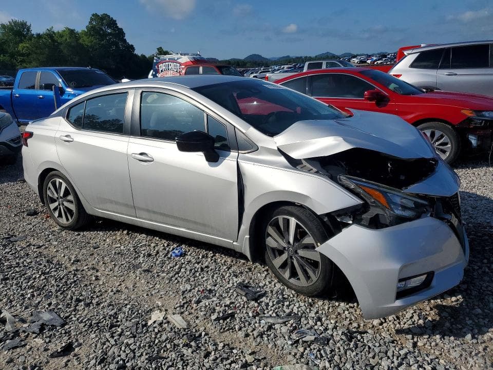 2020 NISSAN VERSA SR 4