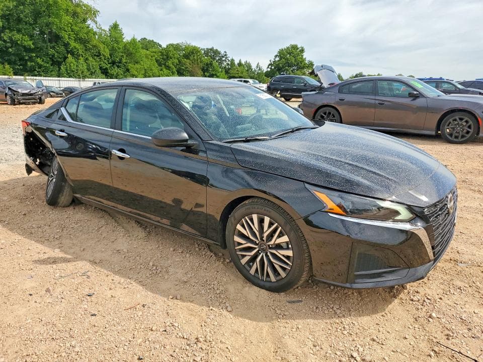 2025 NISSAN ALTIMA SV 4