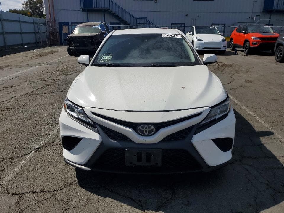 2019 TOYOTA CAMRY SE 5