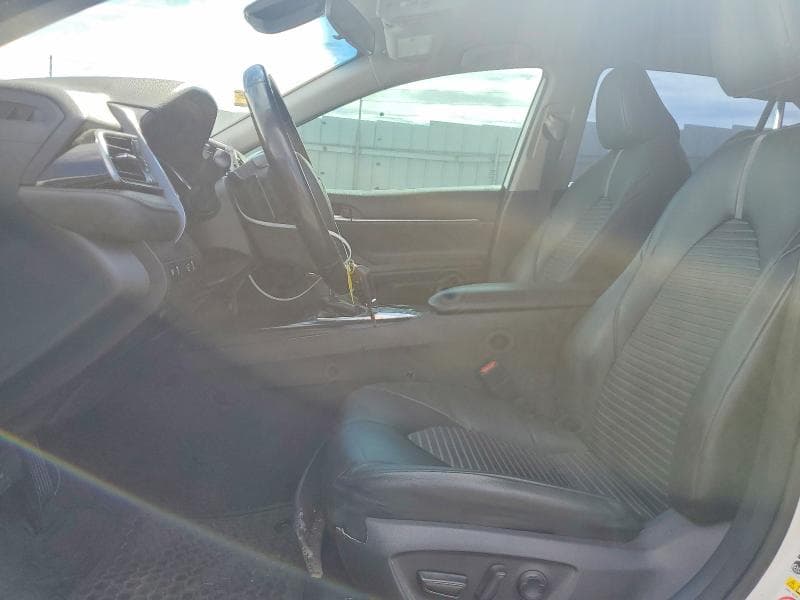 2019 TOYOTA CAMRY SE 7