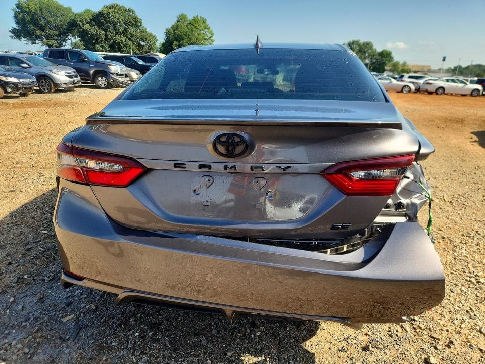 2021 TOYOTA CAMRY SE 6