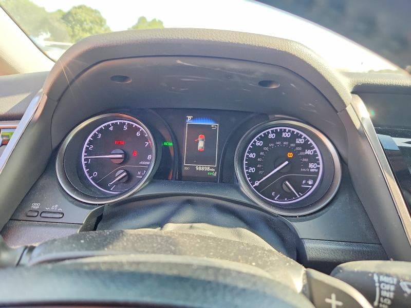 2021 TOYOTA CAMRY SE 9